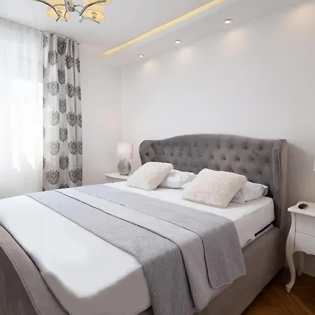 Apartment Luxury Oasis - Free Parking In Garage Split