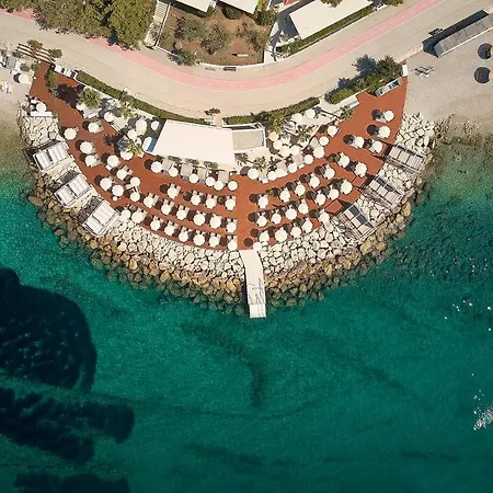 Luxury Oasis - Free Parking In Garage * Split